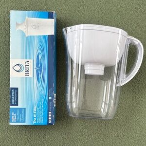 :Price Firm: Bundle of Brita Pitcher and 4 Filters